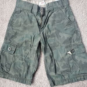 Camo Levi's shorts
